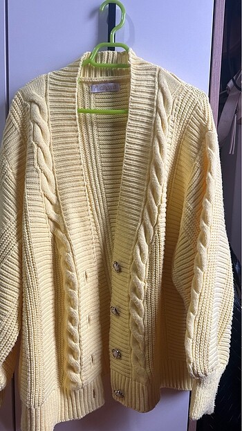 Sarı Hırka - Görsel 2