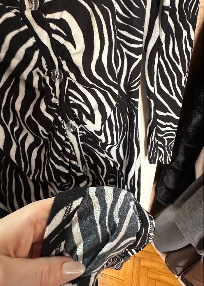 Zebra desenli elbise - Görsel 3