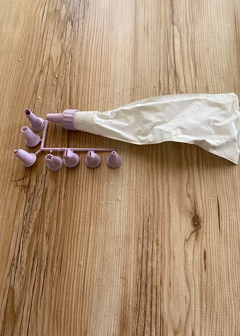 Pastel Beyaz Plastik Krema Torbası ve Uç Seti