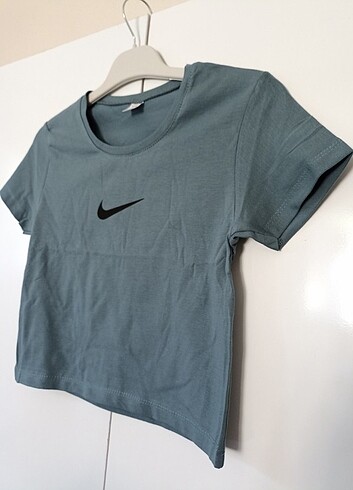 Bershka Crop T-shirt