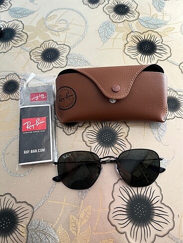 Ray ban