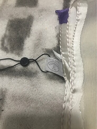 Silk & Cashmere Yepyeni şal hiç kullanmadım