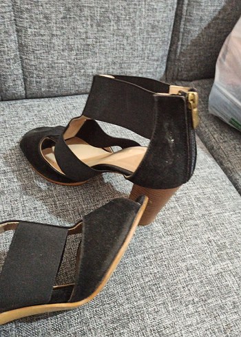 Kadın Siyah Süet Dolgu Topuklu Gece Ayakkabısı - Görsel 5