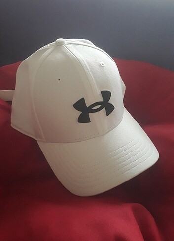  Beden beyaz Renk ORJINAL UNDER ARMOUR SIFIR ŞAPKA 