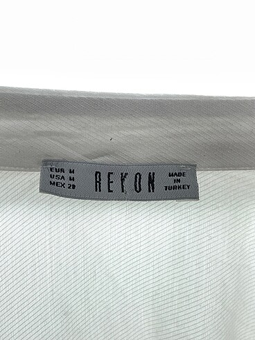 m Beden beyaz Renk PreLoved Gömlek %70 İndirimli.