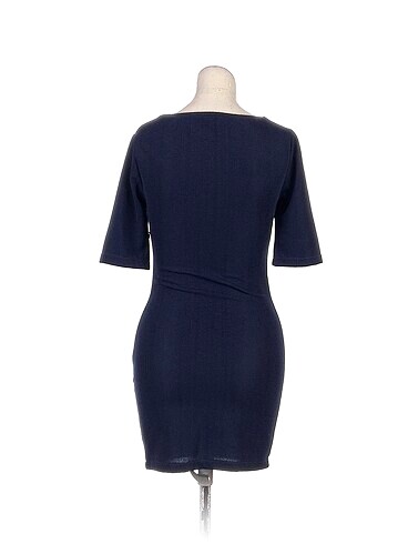 36 Beden PreLoved Kısa Elbise %70 İndirimli.