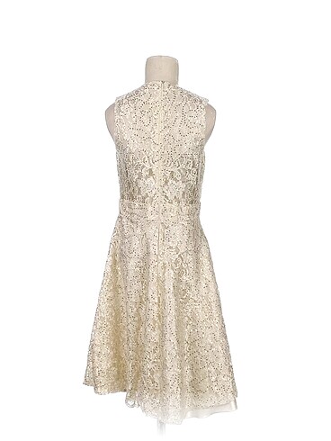 38 Beden PreLoved Kısa Elbise %70 İndirimli.