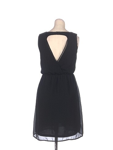 s Beden PreLoved Kısa Elbise %70 İndirimli.