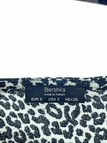 s Beden çeşitli Renk Bershka Kısa Elbise %70 İndirimli.