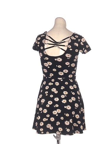 s Beden PreLoved Kısa Elbise %70 İndirimli.