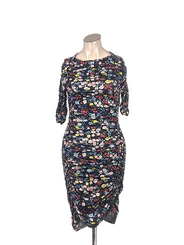 PreLoved Kısa Elbise %70 İndirimli.