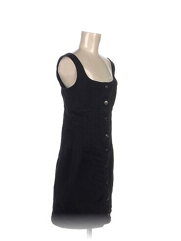 H&M H&M Kısa Elbise %70 İndirimli.
