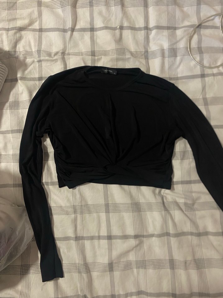 Siyah Uzun Kollu Crop Top - Görsel 2