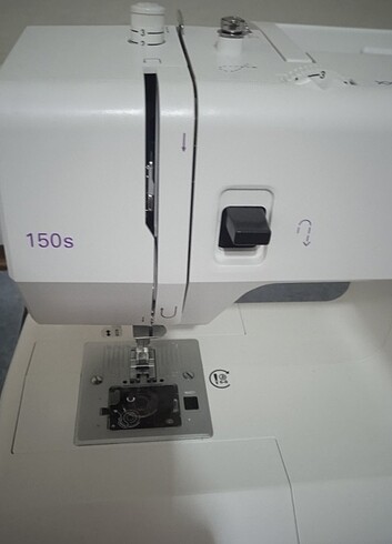 Beden Renk Pfaff smarter 150 s dikiş makinesi 1 yıl garantisi vardır aparat