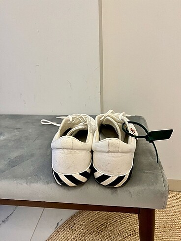45 Beden Off-white Vulcanized