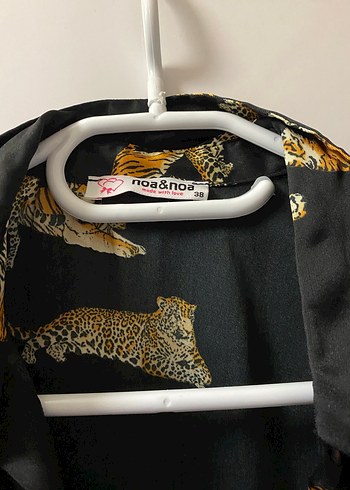 Siyah Desenli Saten Kadın Gömlek - Görsel 3