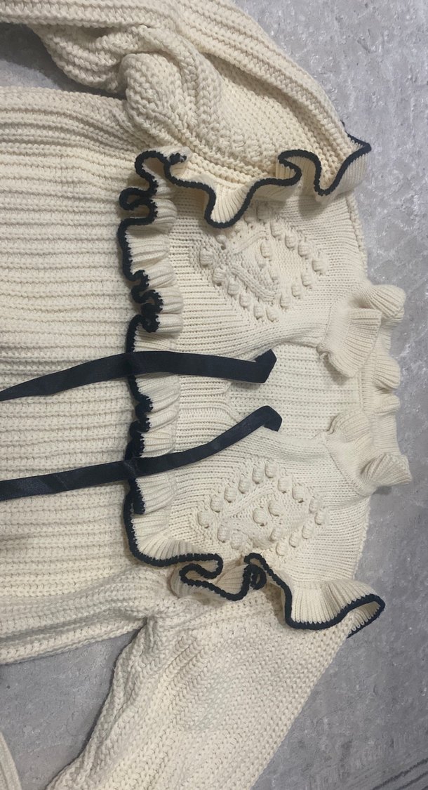 Yüksek Yakalı Nakışlı Kadın Triko Kazak - Görsel 2