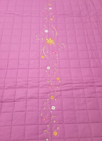Beden pembe Renk Çift kişilik, çiçekli işleme detaylı yatak örtüsü