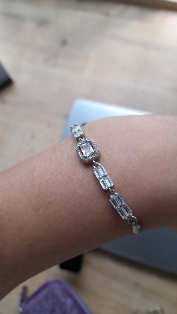 Zincir Detaylı Minimalist Kadın Bileklik - Görsel 3