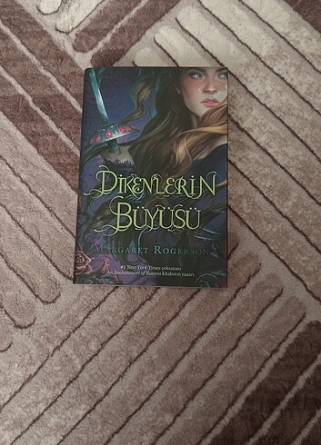 Dikenlerin Büyüsü- Margaret Rogerson