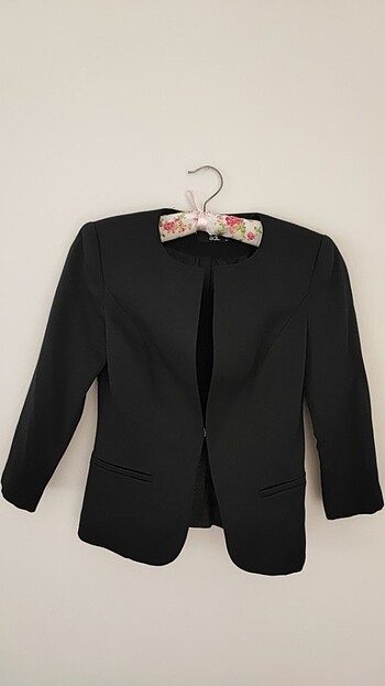 Siyah astarlı etek-ceket takım elbise