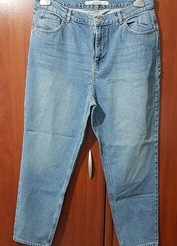 44 beden. Mom jeans. Sıfır ayarında