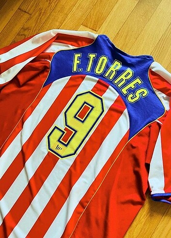 xl Beden 2004/05: Torres (A.Madrid) forması.