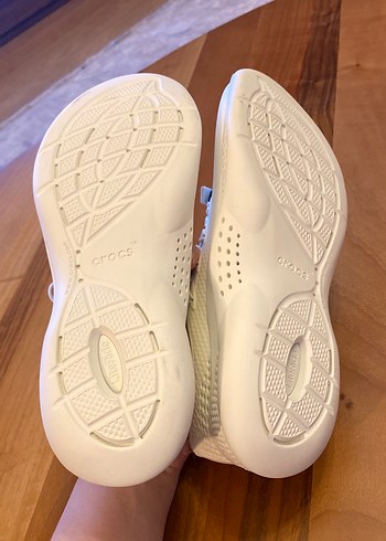 Crocs Beyaz Bağcıklı Kadın Spor Ayakkabı