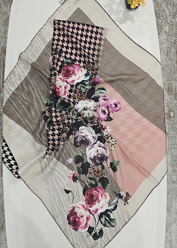 Armine Belli twil ipek eşarp - Görsel 2