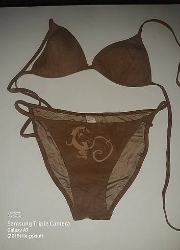 Kom marka bikinu
