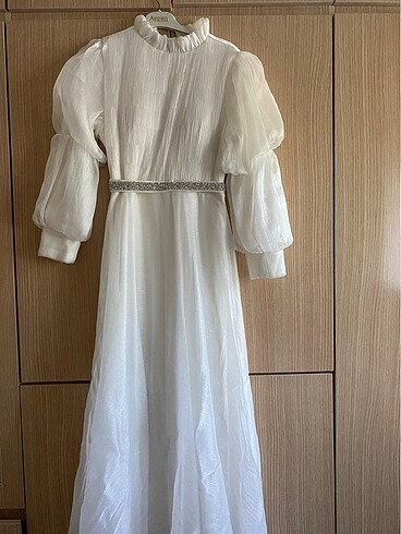 Beyaz nikah elbisesi