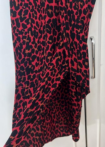 Kırmızı Yılan Desenli Uzun Drapeli Etek - Görsel 2