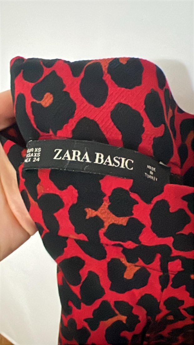 Kırmızı Yılan Desenli Uzun Drapeli Etek - Görsel 3