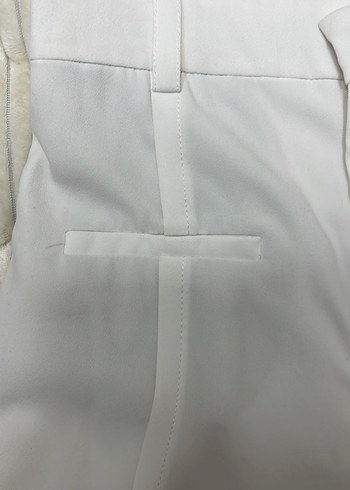 Beyaz Yüksek Bel Mini Şort - Görsel 5