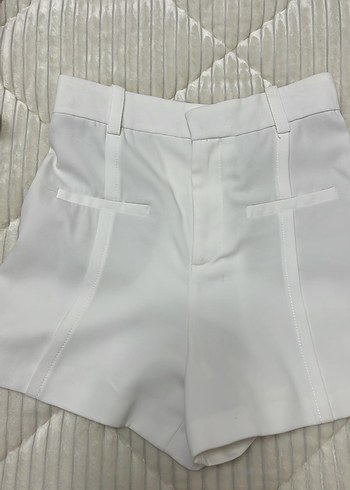 Beyaz Yüksek Bel Mini Şort - Görsel 4