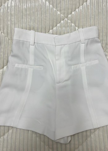 Beyaz Yüksek Bel Mini Şort - Görsel 3