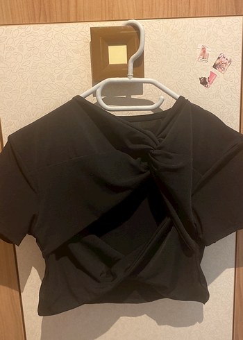 Siyah V Yaka Drapeli Crop Top