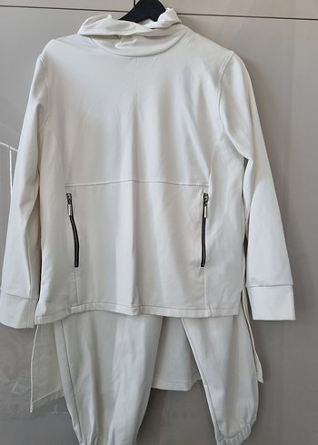 Fermuarlı Yüksek Yakalı Beyaz Kadın Sweatshirt