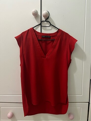 Kırmızı zara üst