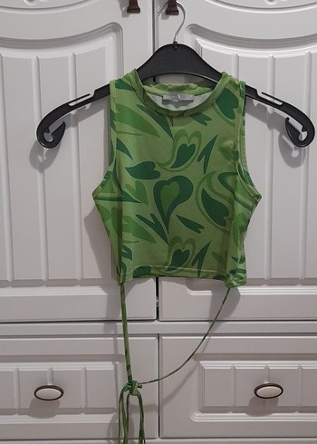 Yeşil Bağlamalı Kısa Crop Top