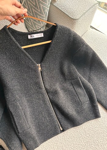 Zara V Yaka Fermuarlı Hırka
