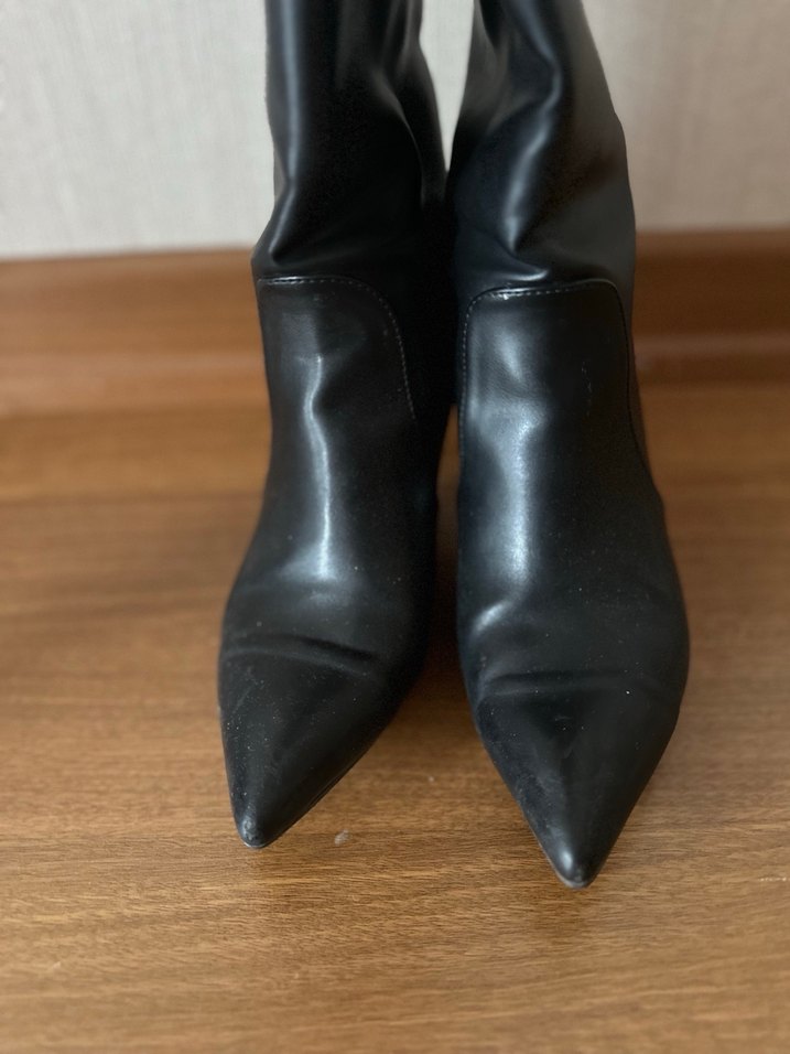 Siyah Çizme - Görsel 4