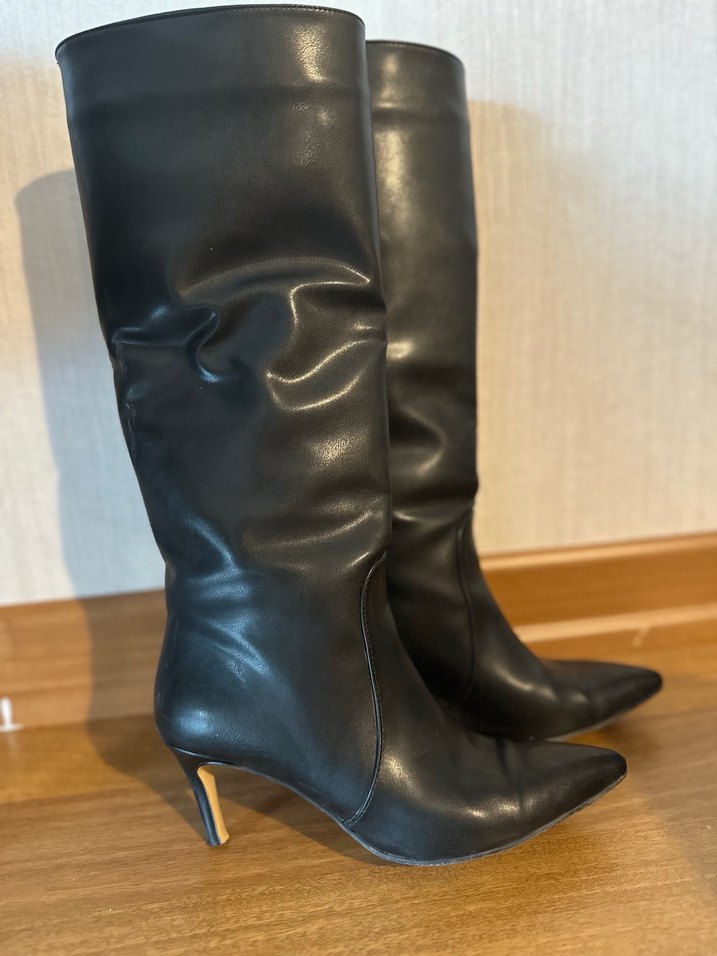 Siyah Çizme - Görsel 3