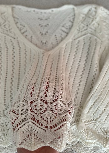 Nakışlı Beyaz Örgü Kazak - Görsel 3