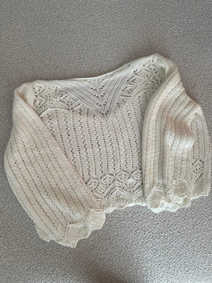 Nakışlı Beyaz Örgü Kazak - Görsel 4