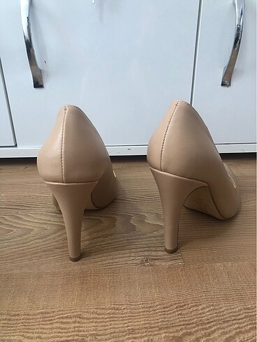 39 Beden Stiletto