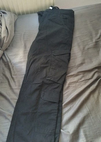 Bershka Siyah Düğmeli Bol Kesim Kadın Kot - Görsel 3