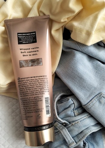 Victoria's Secret Bare Vanilla Vücut Losyonu 236 ml - Görsel 2