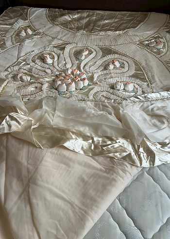 İşlemeli yatak örtüsü - Görsel 19