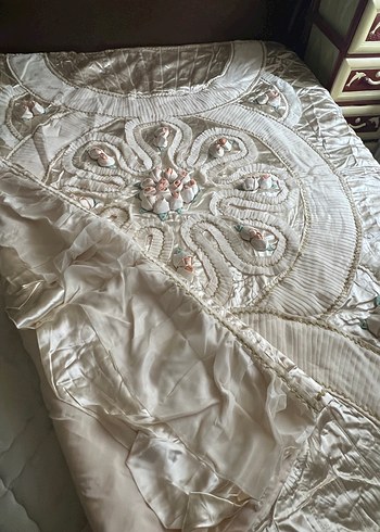 İşlemeli yatak örtüsü - Görsel 3